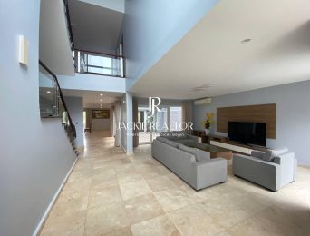 Awesome 6-bedroom villa at Q Ciputra for rent (2)