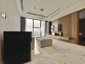 Awesome golf-view apartment in S6 Sunshine City for rent (2)