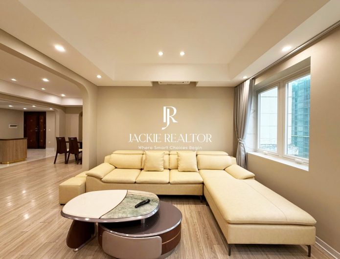 Awesome lake-view 150-SQM 3BHK apartment at G3 Ciputra for rent (1)