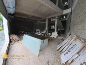 Bare-shell shophouse for rent in Embassy Garden (1)