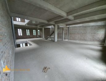 Bare-shell shophouse for rent in Embassy Garden (3)