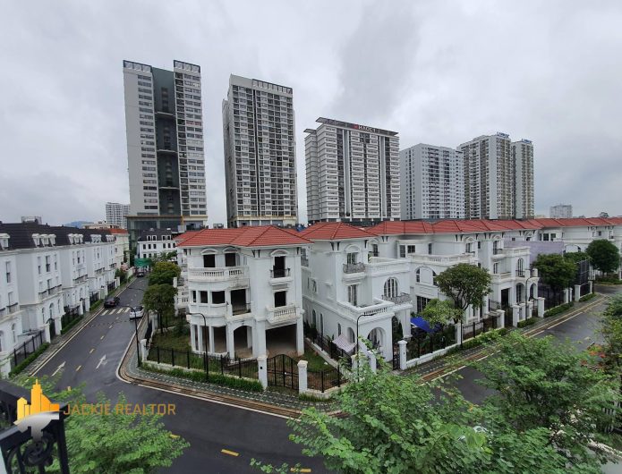 Bare-shell shophouse for rent in Embassy Garden (9)