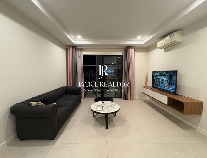 Beautiful 2-bedroom apartment in Kosmo Tay Ho for rent (1)