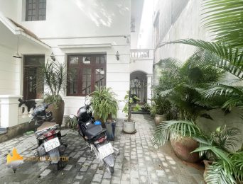 Beautiful 2-storey garden villa in West Lake for rent (2)