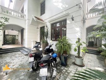 Beautiful 2-storey garden villa in West Lake for rent (3)