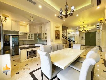 Beautiful 3-storey garden house for rent in Vinhomes Riverside (5)