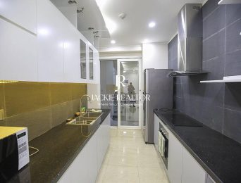 Beautiful European-style furniture apartment in L2 Ciputra for rent (5)