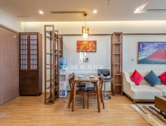Beautiful Japanese style 2-bedroom apartment for rent in Vinhomes Metropolis (3)