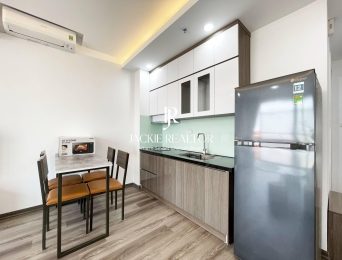 Beautiful apartment with 2 bedrooms in To Ngoc Van for rent (5)