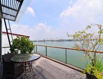 Beautiful lake view apartment for rent in Tay Ho Westlake with full services (3)