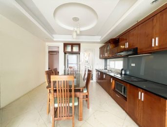 Beautiful lakeview apartment in Tu Hoa for rent (5)