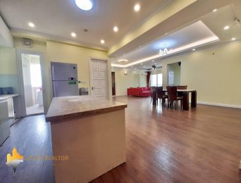 Beautiful red sofa apartment for rent at E1 Ciputra (4)