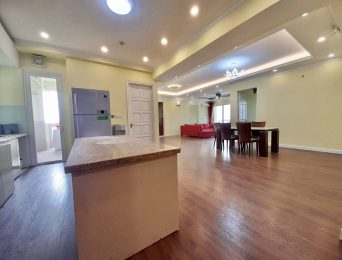 Beautiful red sofa apartment for rent at E1 Ciputra (4)