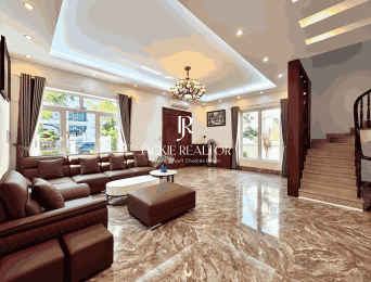 Beautiful semi-detached villa for rent in Vinhomes Riverside (2)