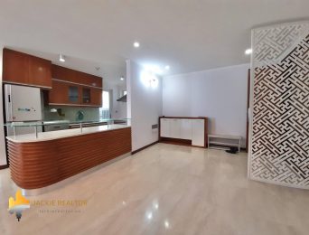 Big 154m2 apartment for rent in L2 Ciputra (1)