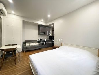 Big 2-window studio for rent in lane 9, Dang Thai Mai street (3)