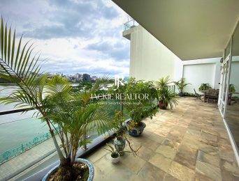 Big 3-bedroom apartment with beautiful lakeview in Quang An, Tay Ho for rent (2)