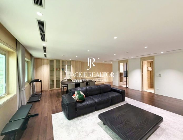 Big 3BRs apartment in G3 Ciputra for rent at a cheap price (1)