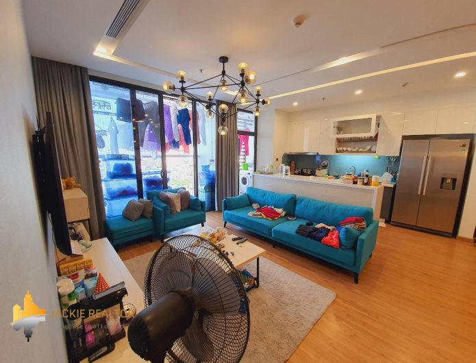 Big 3BRs lake view apartment for rent in Vinhomes Metropolis (16)