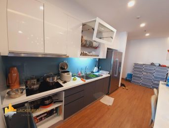 Big 3BRs lake view apartment for rent in Vinhomes Metropolis (9)