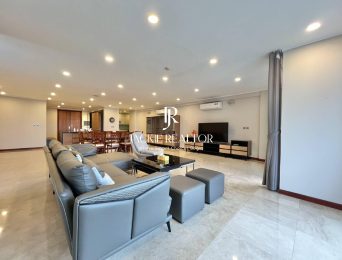 Big 4 bedrooms L1 Ciputra for rent (2)