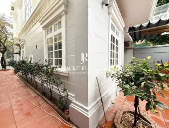 Big 5BRs villa in Ciputra for rent with a nice view of lake (3)