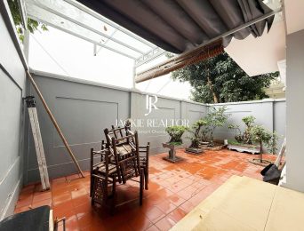 Big 5BRs villa in Ciputra for rent with a nice view of lake (4)