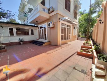 Big Well-renovated Garden Villa For Rent In C7 Ciputra (5)