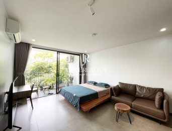 Big-balcony studio apartment for rent in Au Co, Tay Ho, Hanoi (4)