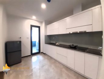 Big high-rise 3-bedroom apartment for rent near Montessori (4)