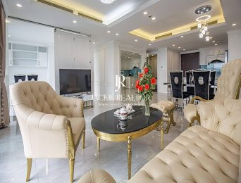 Big neo-classic apartment with 3 bedrooms in D' Le Roi Soleil for rent (2)