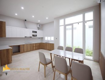 Brand-new 4BRs villa at Ciputra for rent (5)