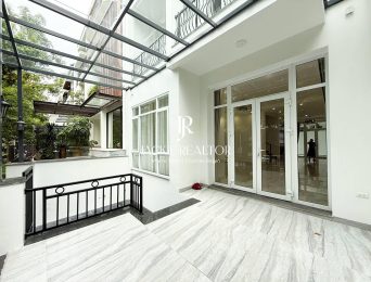 Brand-new basic-furnishing villa at K Ciputra for rent (4)