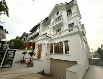 Brand-new luxurious grand villa at K7 Ciputra for rent (2)