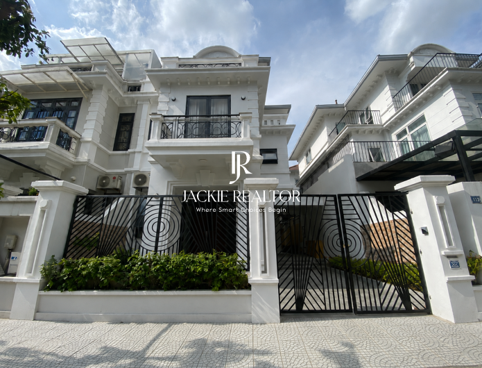 Brand-new, luxury villa for rent in D1 Ciputra, just a few steps to UNIS (1)