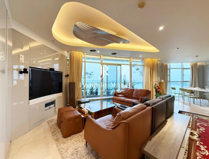Breathtaking West-lake-view 2-bedroom apartment in Watermark for rent (1)