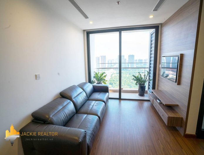 Bright apartment at W1 Vinhomes West Point for rent (1)