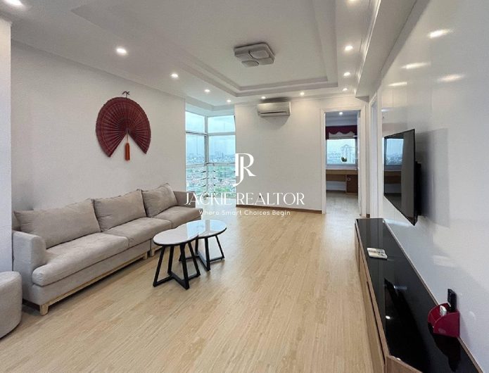 Charming 3-Bedroom Apartment in E5 Ciputra for rent (1)