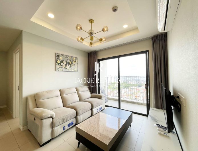 Cheap 2-bedroom apartment at Kosmo Tay Ho for rent (1)