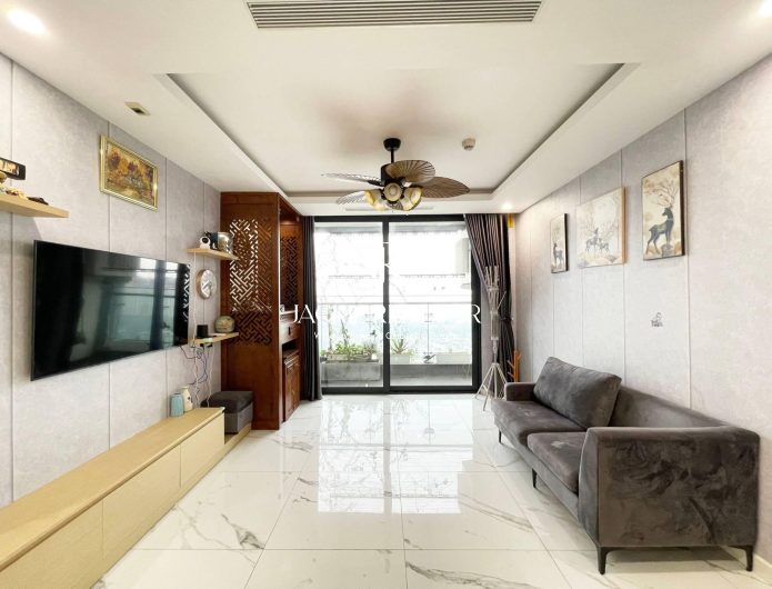 Cheap 2-bedroom apartment in Sunshine City for rent (1)