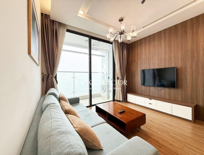 Cheap 3-bedroom apartment at Vinhomes Metropolis for rent (1)