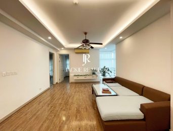 Cheap 3-bedroom apartment for rent at E4 Ciputra (4)