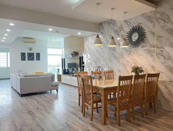 Cheap 3-bedroom apartment for rent at E5 Ciputra (5)