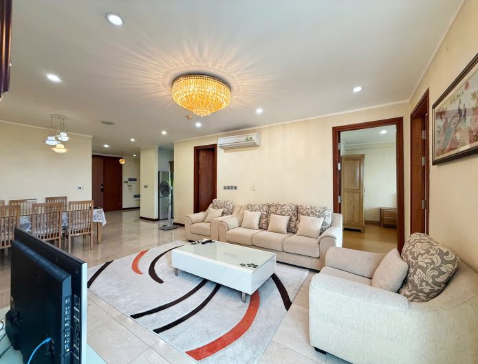 Cheap 3-bedroom apartment in Ciputra Hanoi for rent (1)