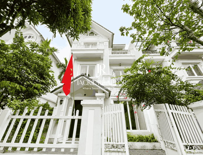 Cheap 3-bedroom villa in Vinhomes Riverside Anh Dao for rent (1)