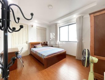 Cheap 3BRs4BATHs apartment for rent in Tu Hoa, Tay Ho, Hanoi (5)