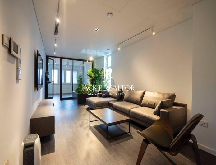 Cheap 4BRs apartment for rent in Tay Ho, Au Co, Hanoi (1)