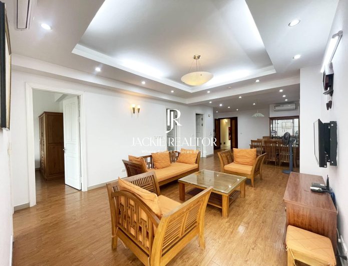 Cheap apartment with 3 bedrooms in E4 Ciputra for rent (1)