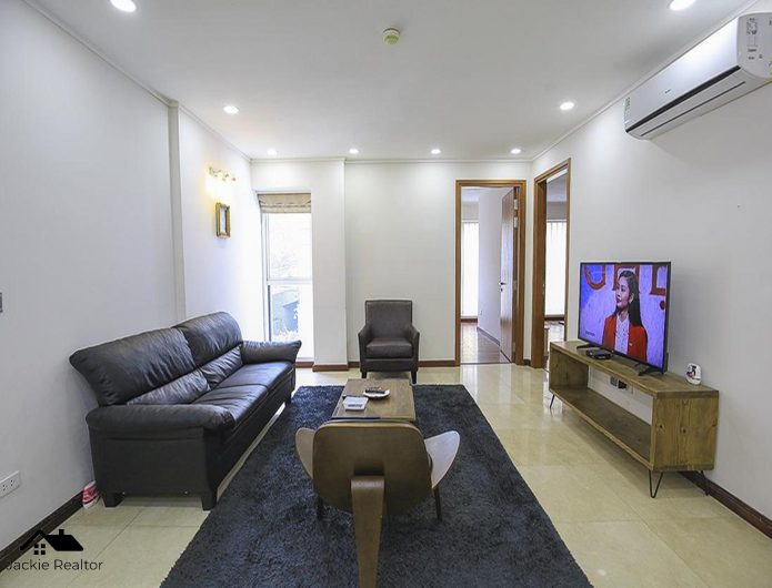 Cheap spacious apartment for rent in L2 Building, The Link Ciputra Hanoi, near golf course! (2)