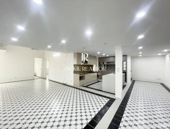 Cheap unfurnished penthouse E1 Ciputra for rent (5)